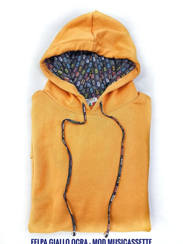 Felpa giallo ocra  con Cappuccio Design musicassetta made in Italy Fantasia 100% cotone -  Unisex Sweatshirt yellow Hoodie